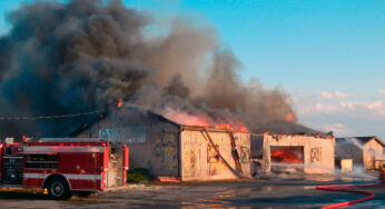 Golf course building burns